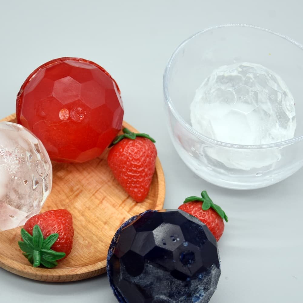 Polygonal Silicone Hockey Puck Molds for Fruit
