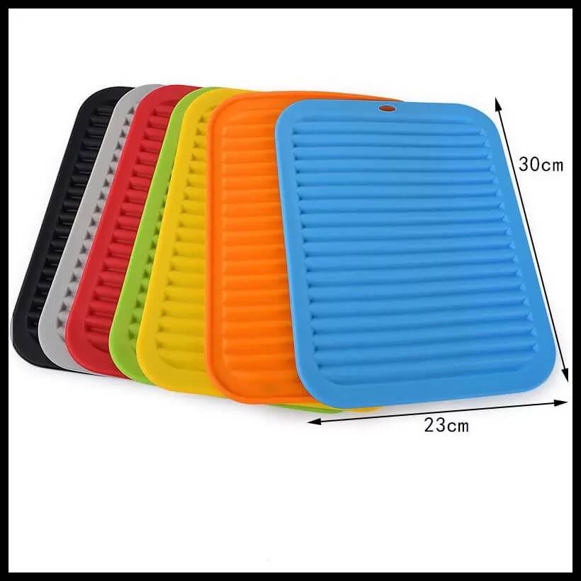 Colorful 30x23cm Silicone Trivet Mat Set with Vertical Striped Design