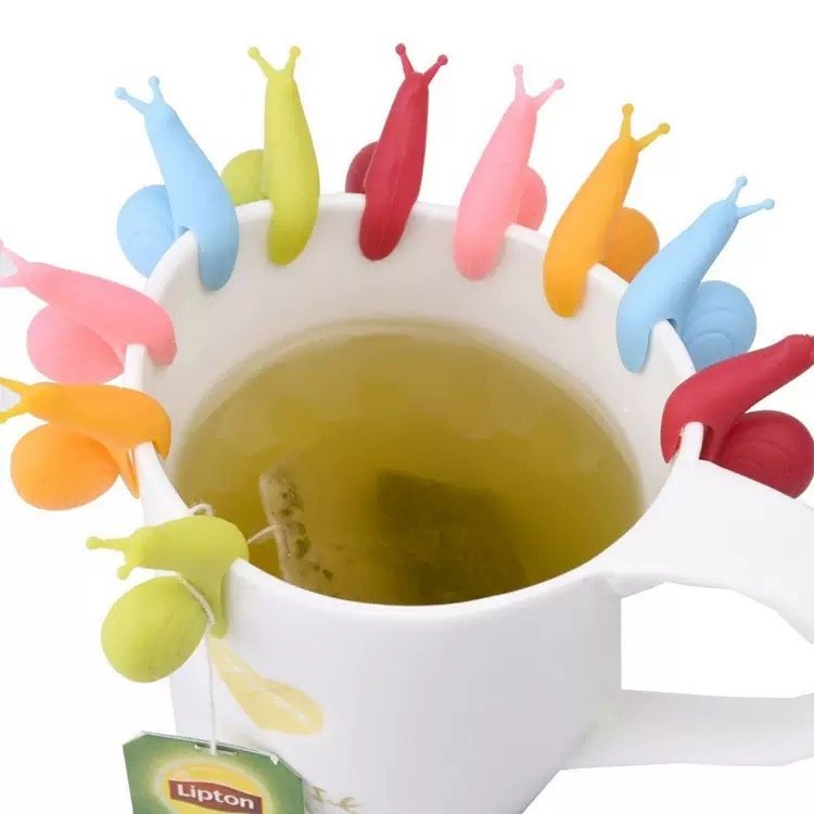Colorful slug shaped silicone cup markers