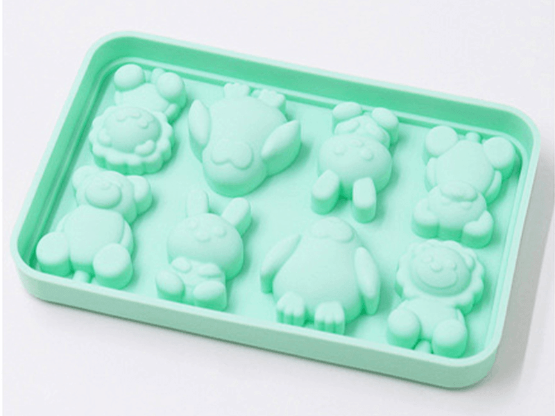 8 Grids Cartoon Bear Rabbit Lion Penguin Baking Mold(Green)