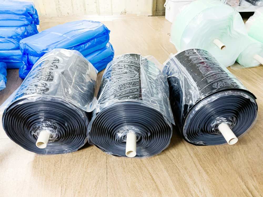 black-silicone-raw-material-rolls-prepared-for-precision-molding-production