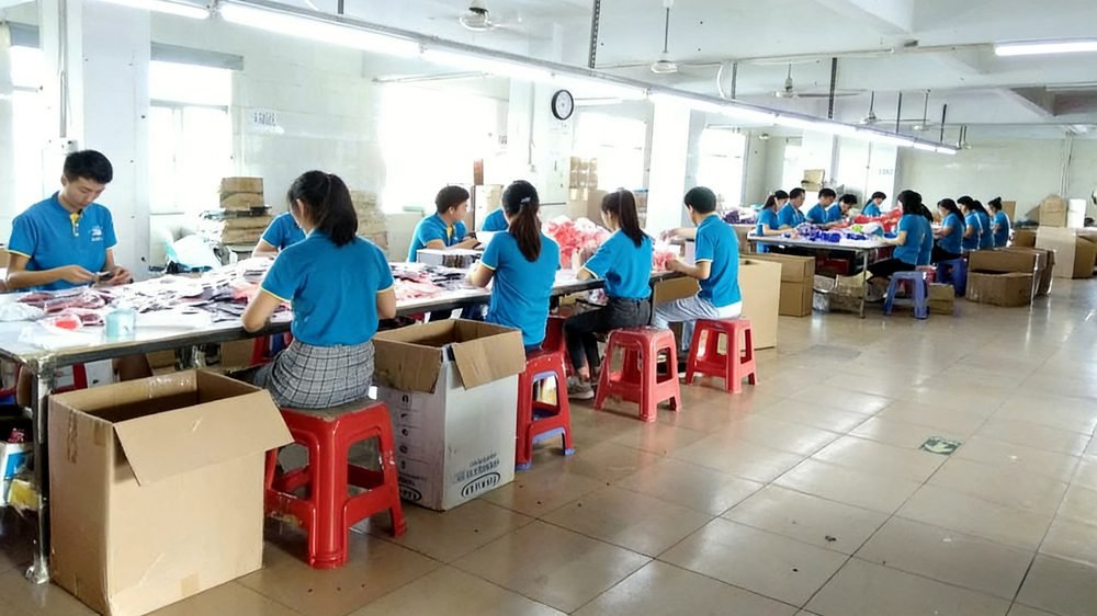 workers-packing-molded-silicone-products-carefully-before-final-customer-delivery